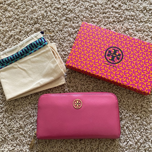 Tory Burch Wallet - Picture 1 of 12
